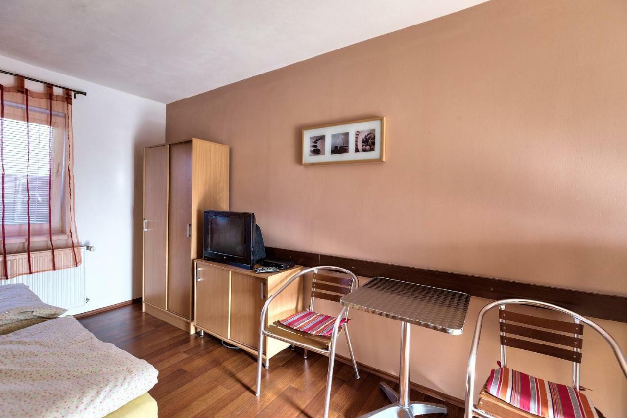 Apartmánový dom RED Hotel Podhájska Exterior foto