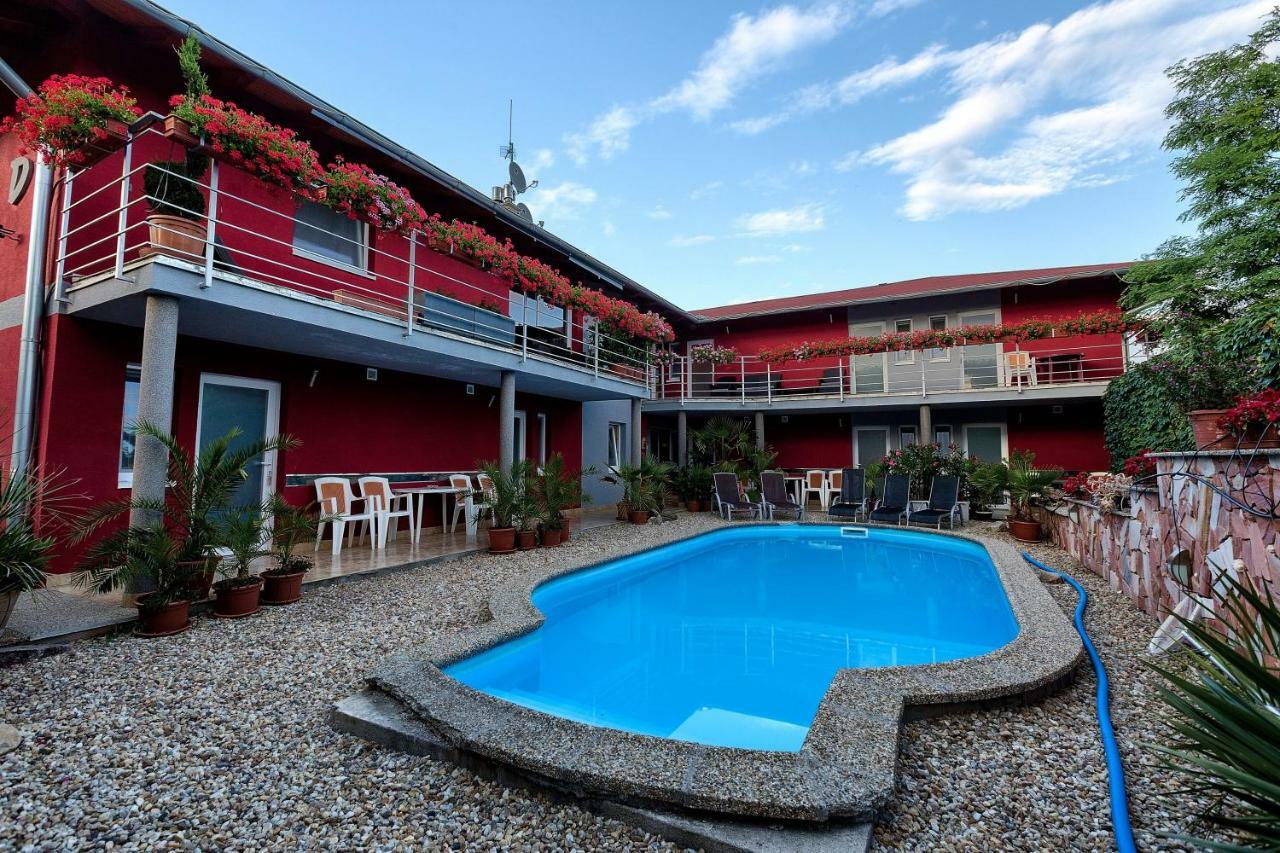 Apartmánový dom RED Hotel Podhájska Exterior foto