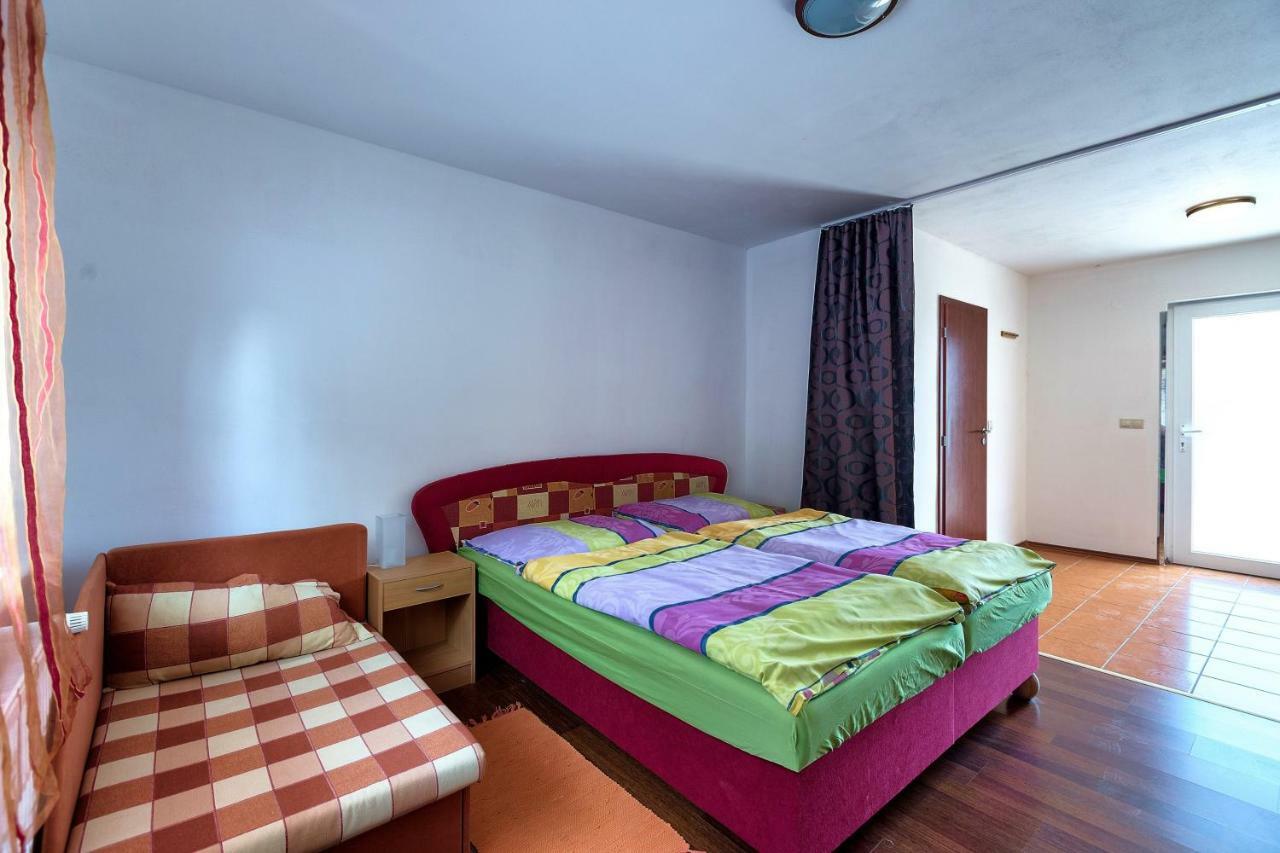 Apartmánový dom RED Hotel Podhájska Exterior foto