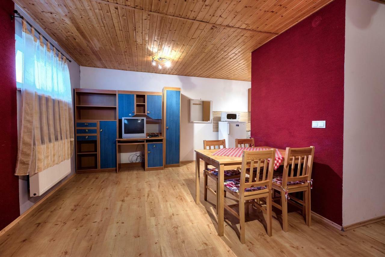 Apartmánový dom RED Hotel Podhájska Exterior foto