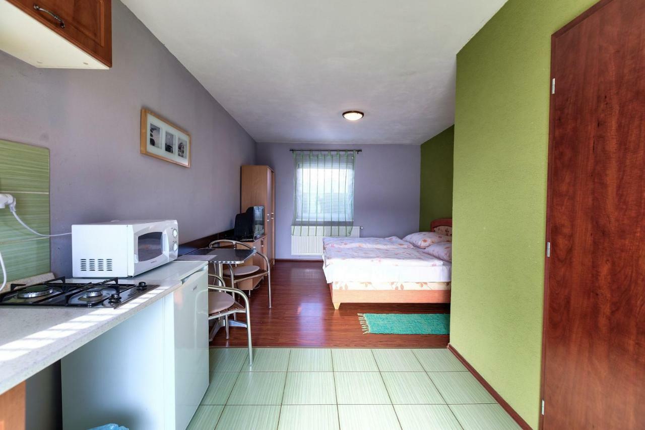 Apartmánový dom RED Hotel Podhájska Exterior foto