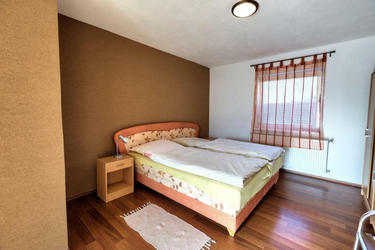 Apartmánový dom RED Hotel Podhájska Exterior foto
