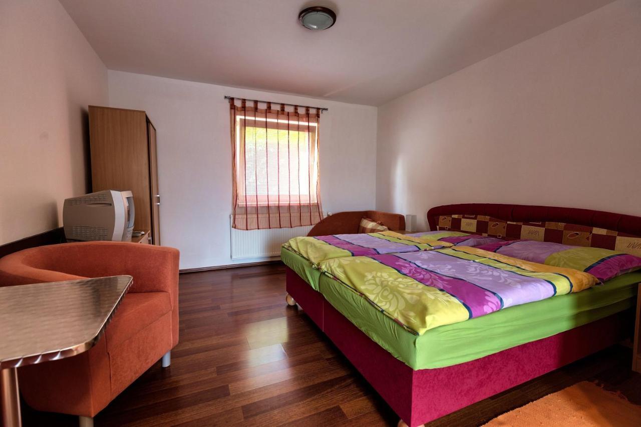 Apartmánový dom RED Hotel Podhájska Exterior foto